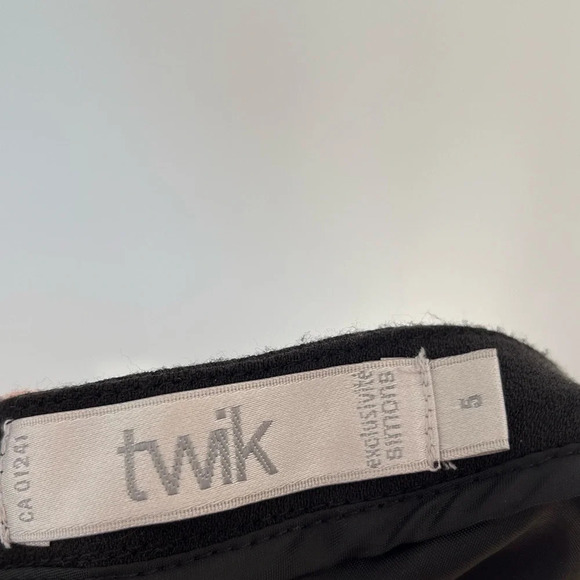 Twik black mini short with size zipper size 5 - Picture 5 of 8